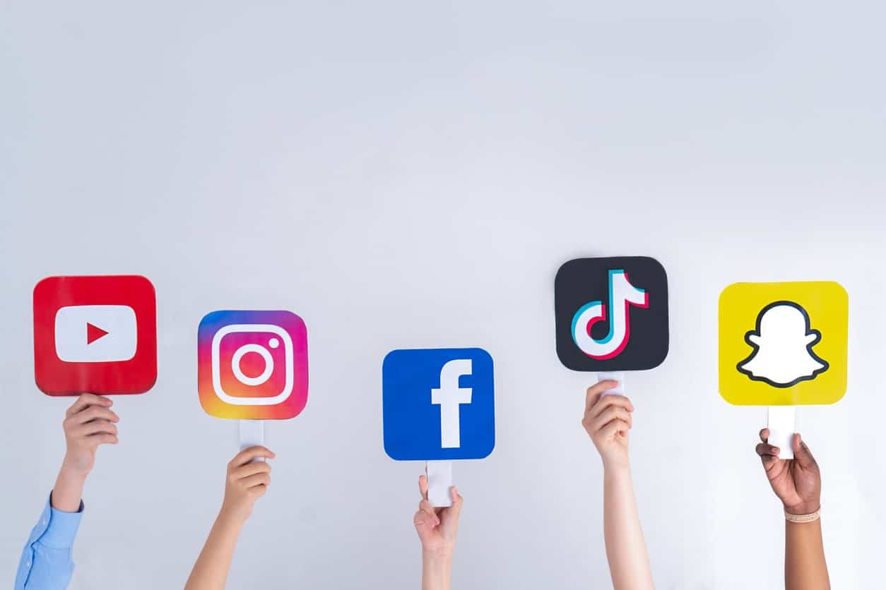 découvrez comment maximiser l'engagement et la fidélité de vos clients sur les réseaux sociaux. apprenez des stratégies efficaces pour atteindre votre audience cible et transformer vos abonnés en clients fidèles.